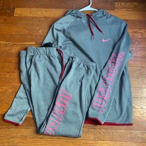 Nike Dri-Fit matching sweatshirt and sweatpants